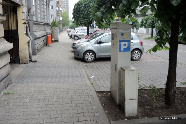 W MZUiM kradli pieniądze za parkowanie. Byli pracownicy staną przed sądem