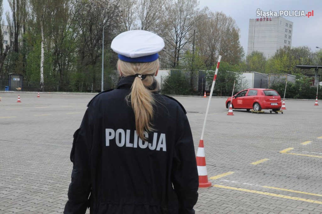 Seniorzy są niebezpieczni na drodze. Policja próbuje to zmienić