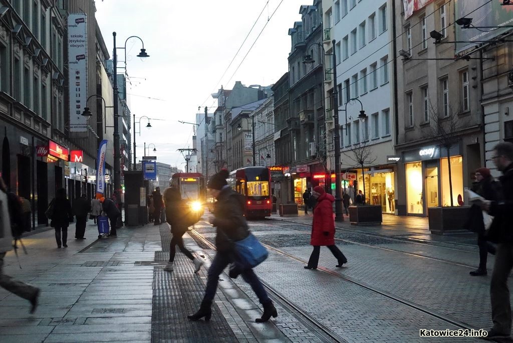 W nocy duży mróz. Może być ślisko na drogach
