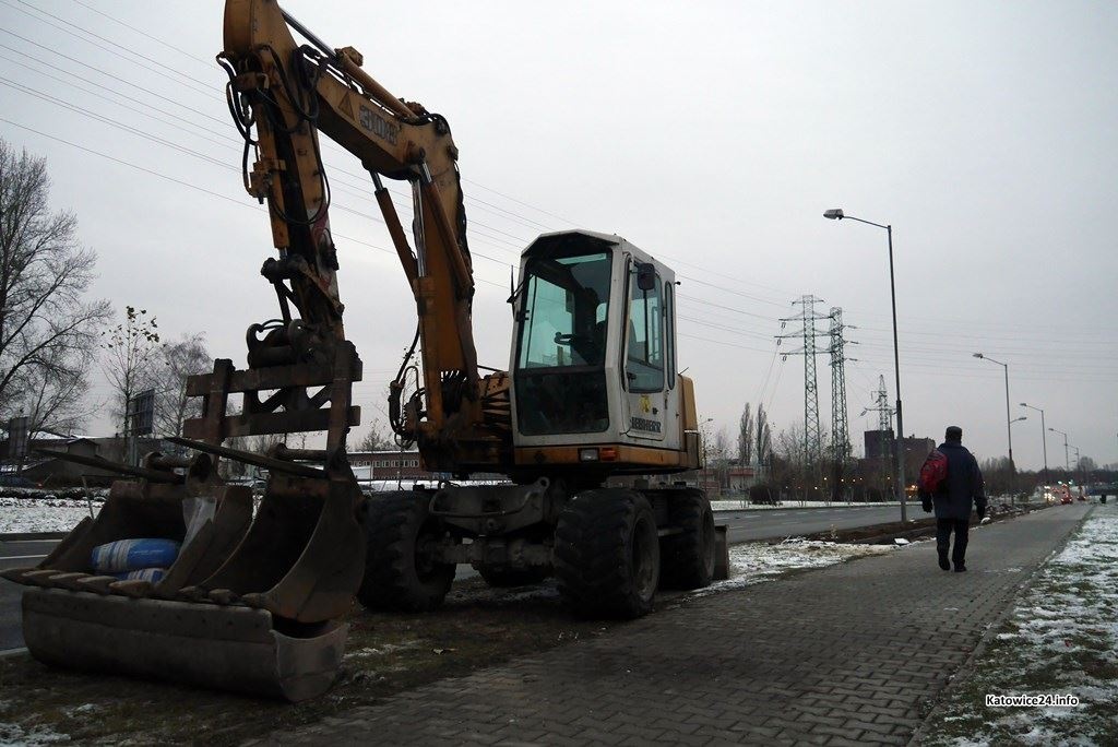 Powstaje ścieżka rowerowa na ul. Stęślickiego