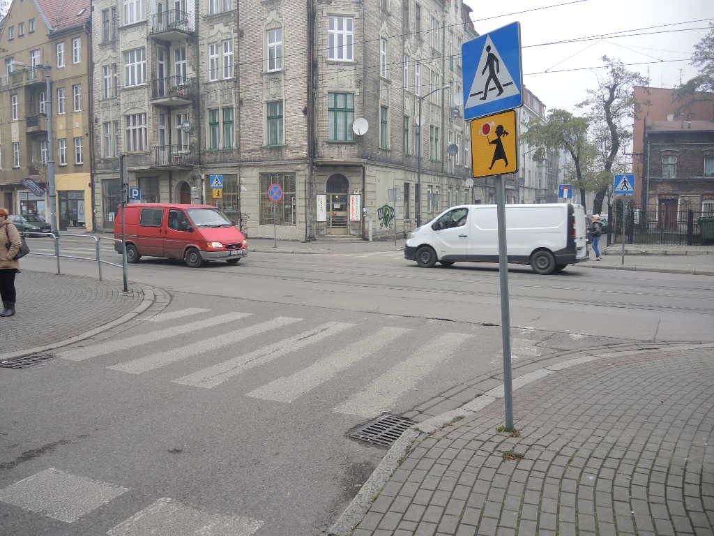 Niebezpieczne skrzyżowanie w Załężu. W pobliżu szkoła i przedszkole