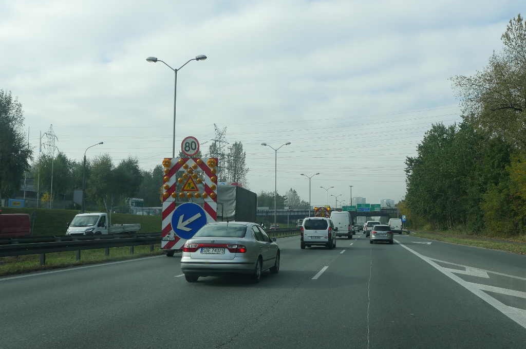 Rozpoczęła się rozbiórka kładki nad DK 86. Są utrudnienia