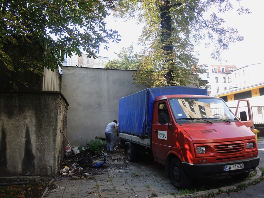 Po naszej interwencji miasto posprzątało dzikie wysypisko w pobliżu Rynku