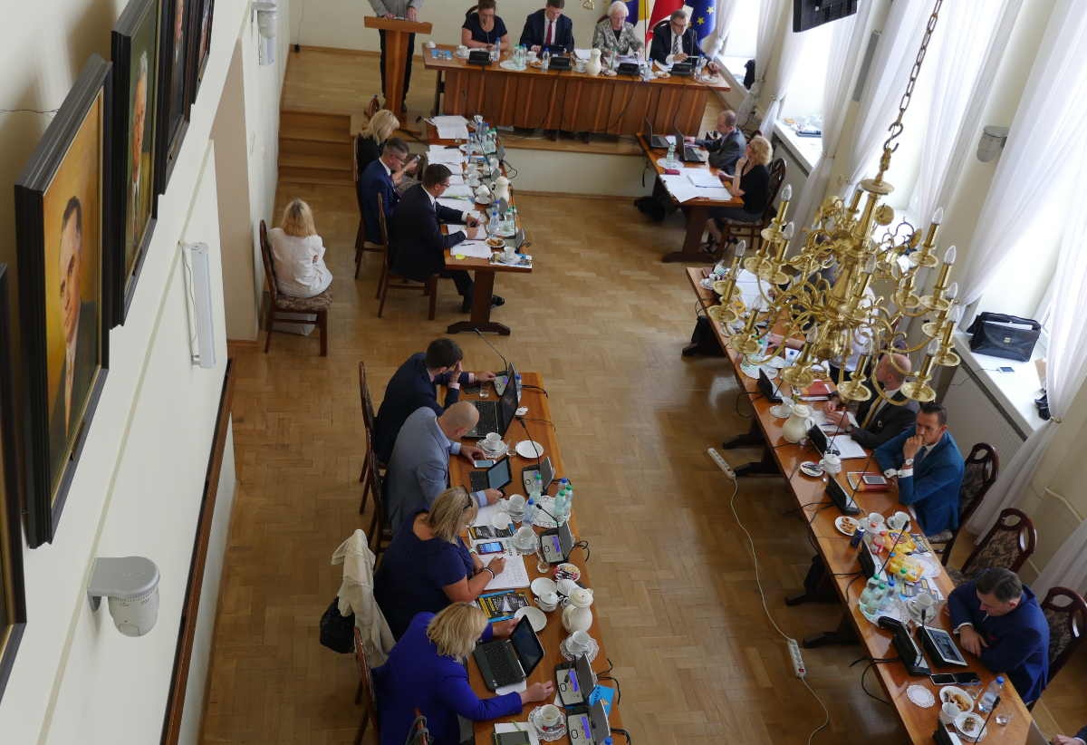 Radni nie przyjęli obywatelskiego projektu uchwały w sprawie poprawy jakości powietrza. Trudno im się dziwić