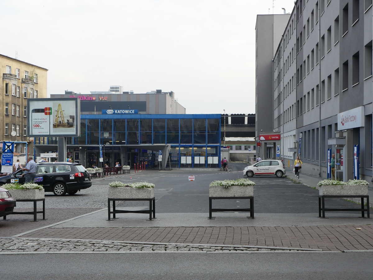Plac przy dworcu PKP zamknięty