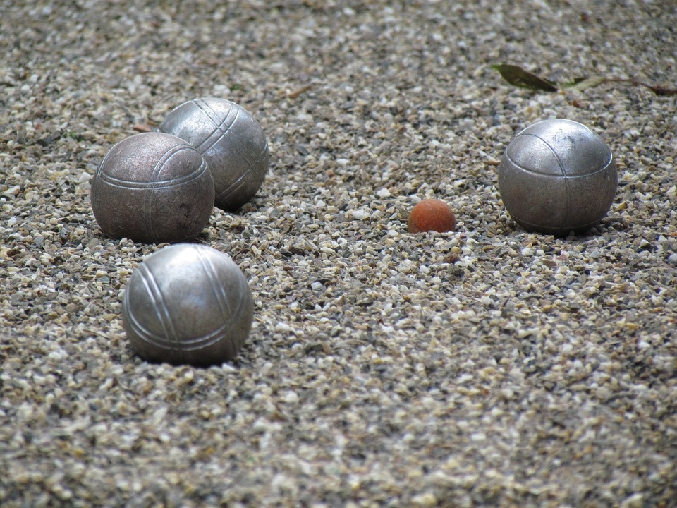 Spróbuj gry w boules w Parku Kościuszki