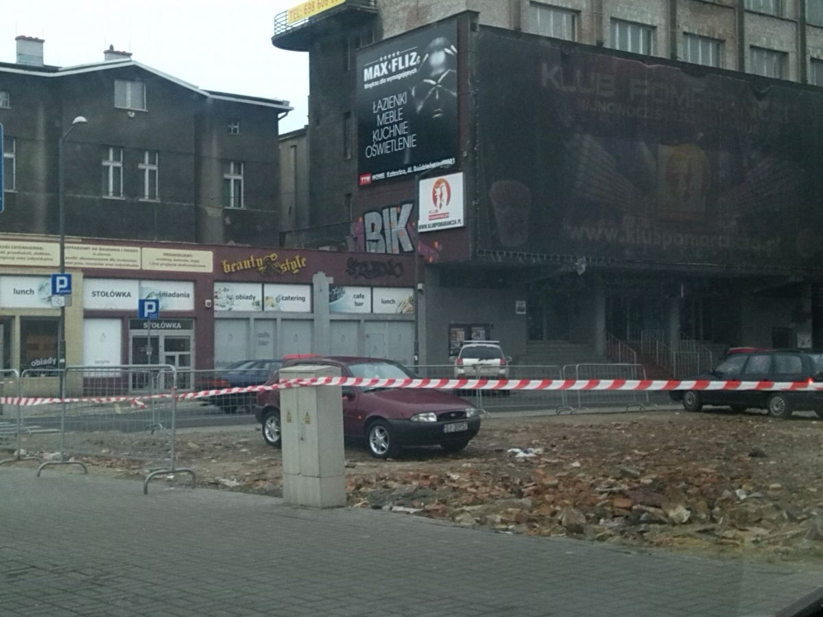Działka po wyburzonej kamienicy Jerzego Seiferta została ogrodzona. Właściciel: nic o tym nie wiem