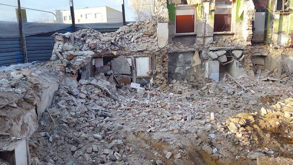 Inspektor nadzoru budowlanego skontrolował rozbiórkę restauracji Singer