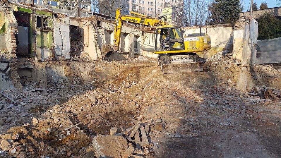 Inspektor nadzoru budowlanego sprawdzi czy dawna restauracja Singer została wyburzona legalnie