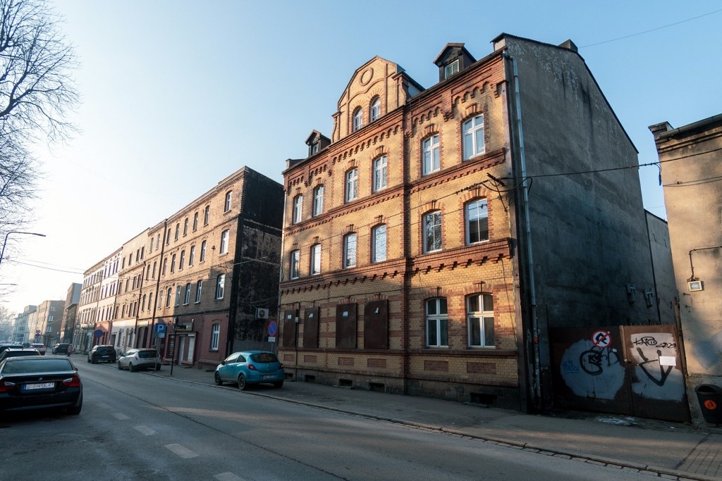 Kamienica w Bogucicach odzyska dawny blask. Druga zostanie wyburzona