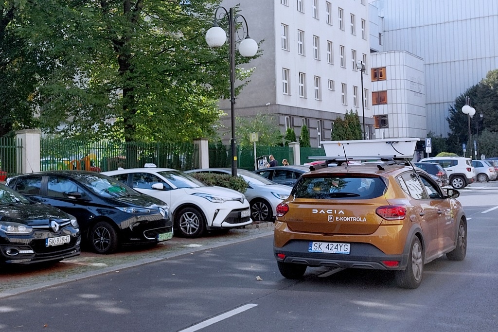 Miasto ma przypominać o końcu ważności Parkingowej Karty Mieszkańca w aplikacji. Powiadomienia mailowe nie działały