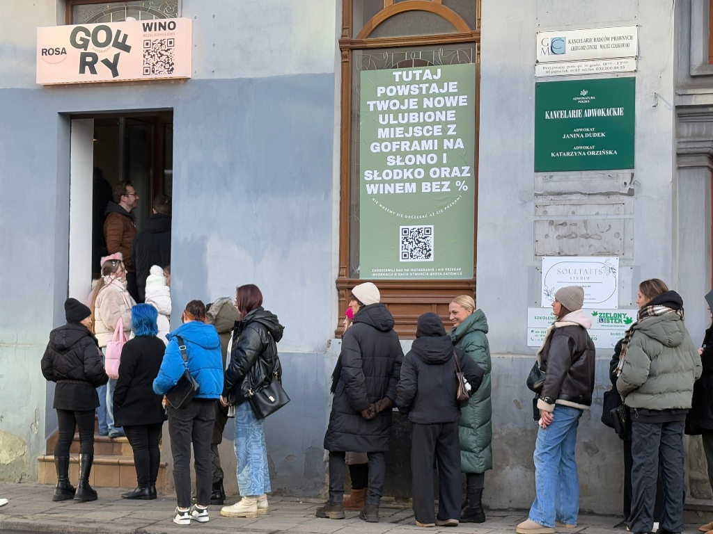 Kolejka po darmowe gofry. W centrum Katowic powstał nowy lokal ze słodkościami