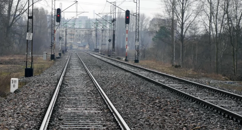 Śmiertelny wypadek na torach w Sosnowcu. Po potrąceniu są duże opóźnienia pociągów 