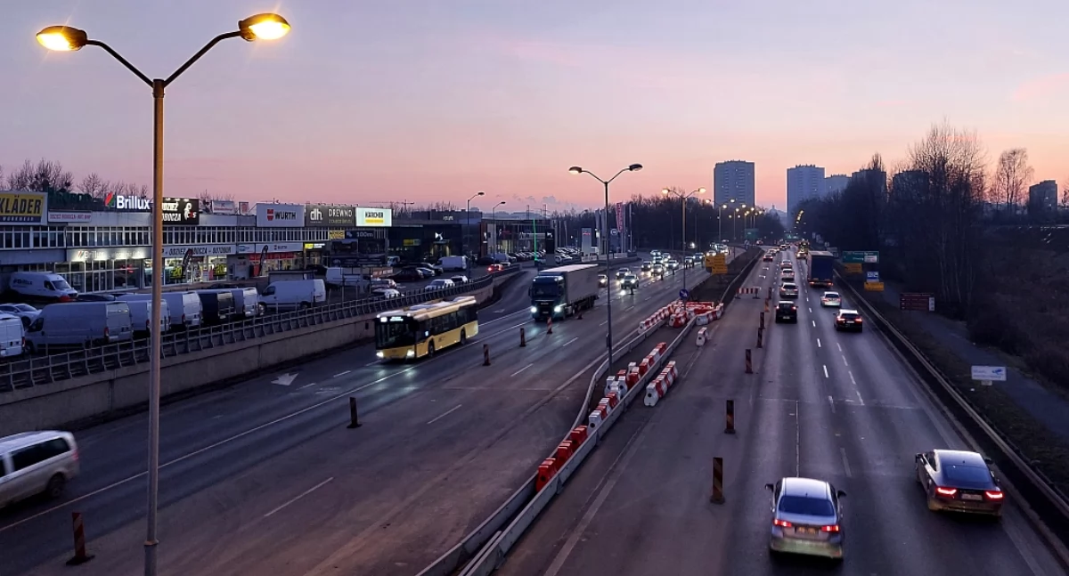 Autobusy w Katowicach stoją w długich korkach, ale GDDKiA nie zgodziła się na buspasy