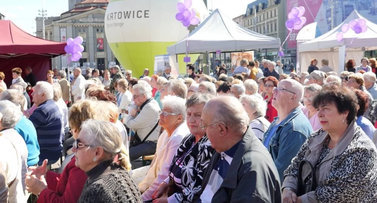 W których dzielnicach Katowic przybywa seniorów, a w których dzieci. Są dokładne statystyki