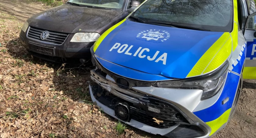 Pościg za passatem. Kierowca próbował zepchnął radiowóz i potrącić policjantów