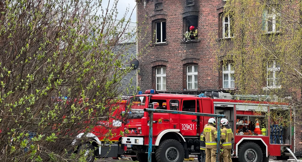 Pożar w Katowicach. Zapaliło się mieszkanie w Zawodziu