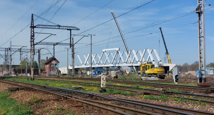 W centrum Katowic powstanie 8 nowych wiaduktów nad torami. Konstrukcje pierwszych już stoją