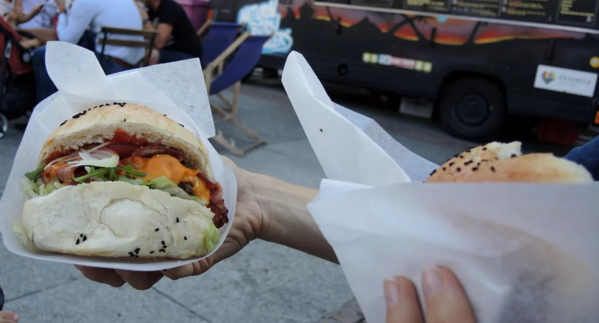 Dzisiaj rusza sezon z food truckami. Można zjeść w Parku Śląskim i na Dolinie Trzech Stawów