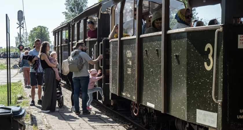 Wąskotorówka z Bytomia do Tarnowskich Gór ponownie kursuje. Górnośląskie Koleje Wąskotorowe rozpoczęły sezon 