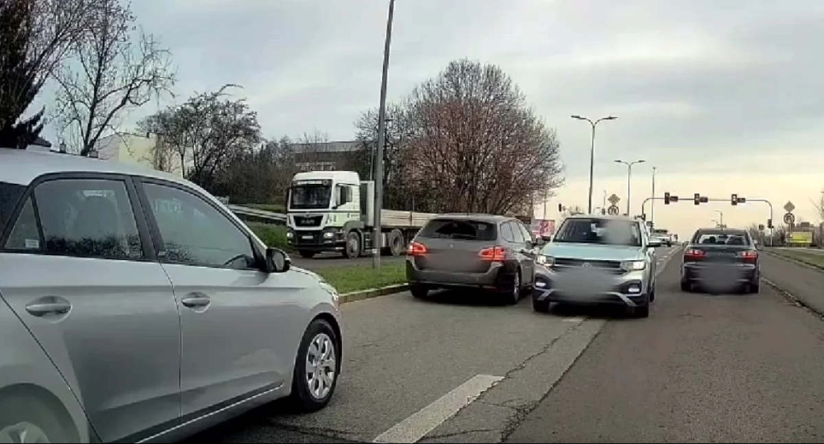 75-letnia kobieta jechała pod prąd. Teraz grozi jej wysoka kara