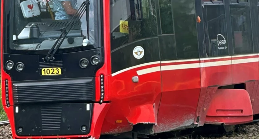 4 godziny utrudnień i pięć osób w szpitalu. Policja sprawdza, jak doszło do wypadku tramwaju na ul. Chorzowskiej  