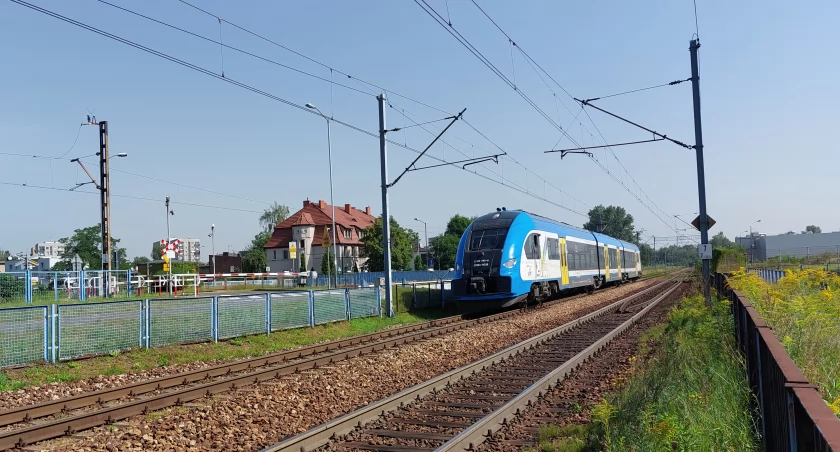 Kolejowe utrudnienia w Katowicach. Pociągi z Ligoty jadą przez Chorzów