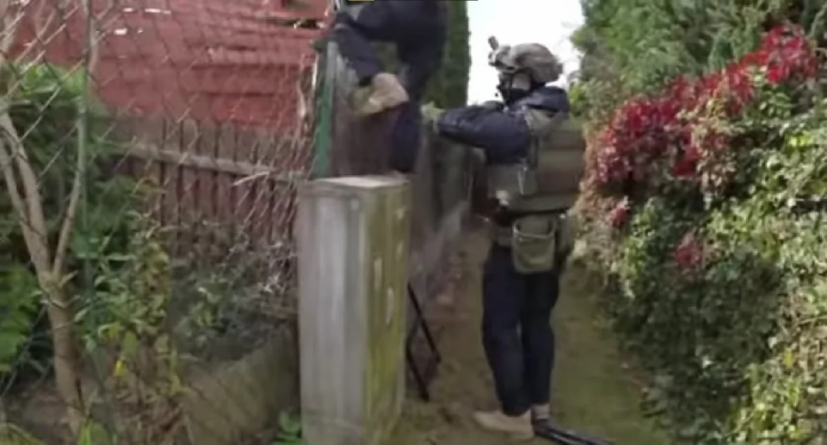Gang kiboli przerzucał przez granice nielegalnych imigrantów i przemycał narkotyki. Akcja policji w trzech krajach