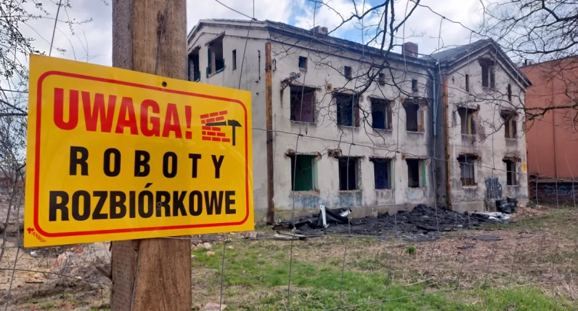 Znikają ostatnie budynki kolonii robotniczej w Katowicach. Powstanie tu nowe osiedle