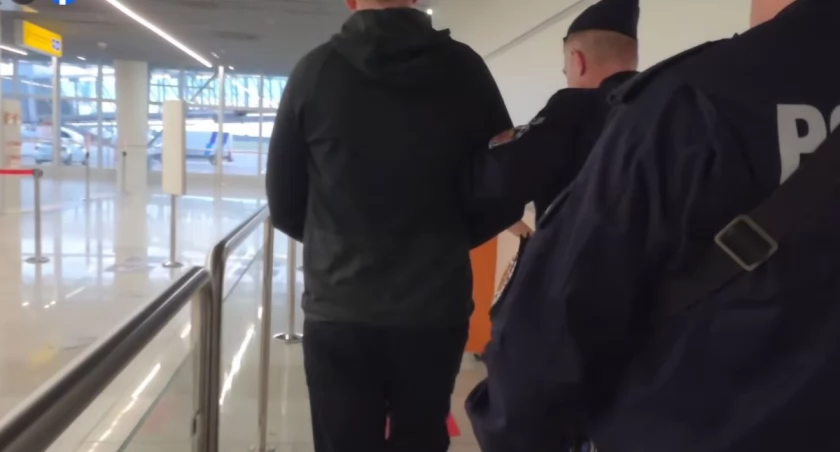 Sebastian M. został sprowadzony ze Zjednoczonych Emiratów Arabskich i przewieziony do Katowic. Dzisiaj zostanie przesłuchany w sprawie wypadku, w którym zginęła 3-osobowa rodzina z Myszkowa