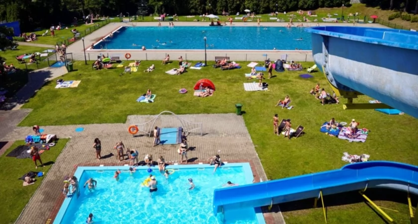 Tuż przed rozpoczęciem sezonu letniego miasto podnosi ceny wstępu na obiekty sportowe