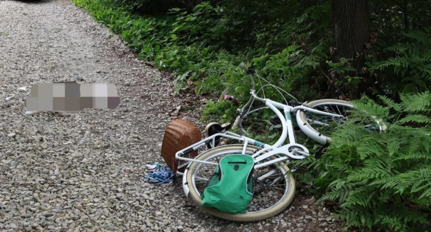 Kobieta przewróciła się na rowerze. Zmarła w szpitalu