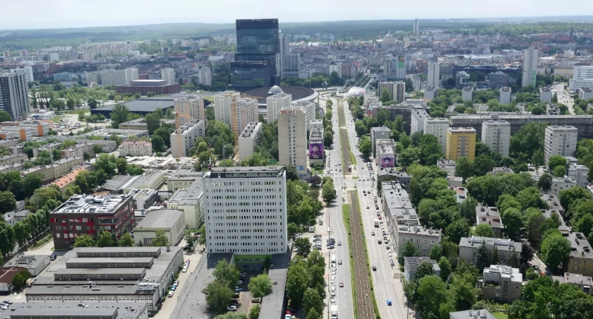 Tak wyglądają Katowice ze szczytu dwóch najwyższych budynków mieszkalnych w mieście [ZDJĘCIA]