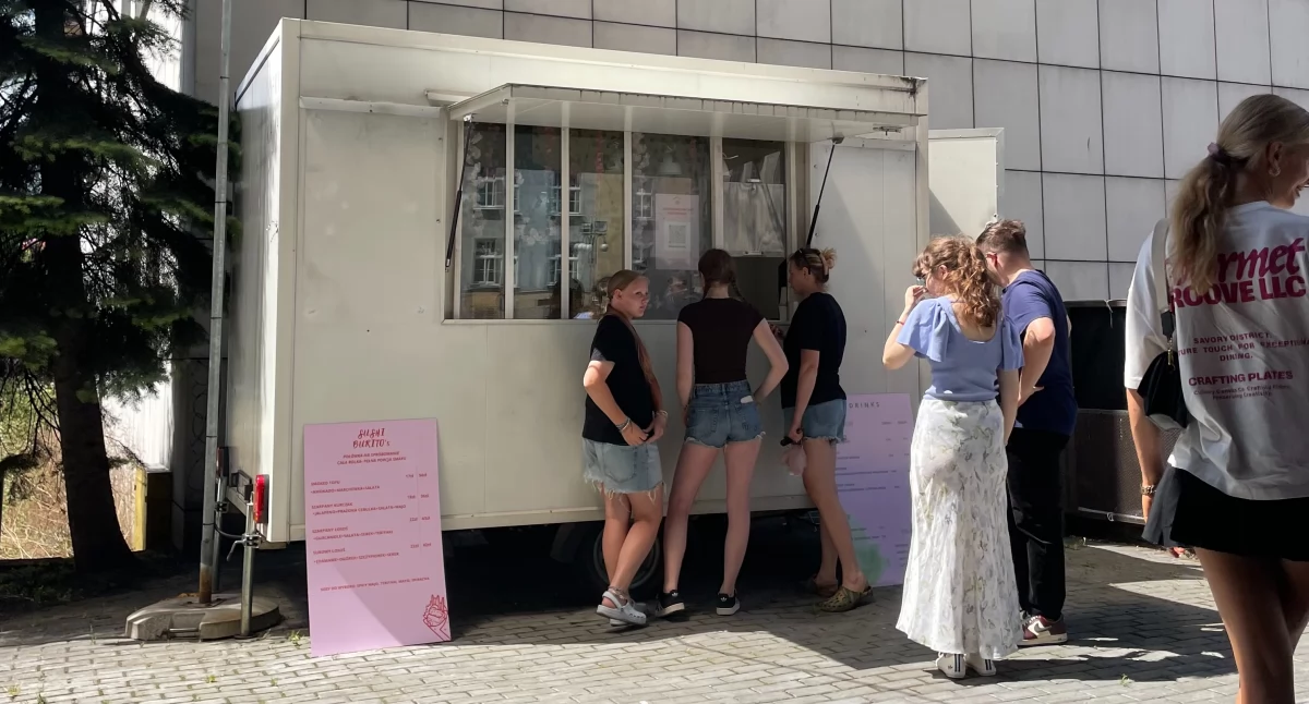 Kuchnia japońska w nowym wydaniu. W centrum Katowic stanął nietypowy food truck