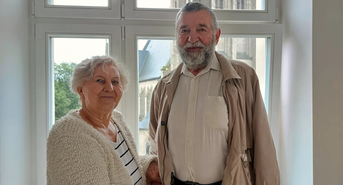 Przeprowadzą się z Zawodzia na Mariacką. Pierwsi seniorzy dostali klucze do nowych mieszkań
