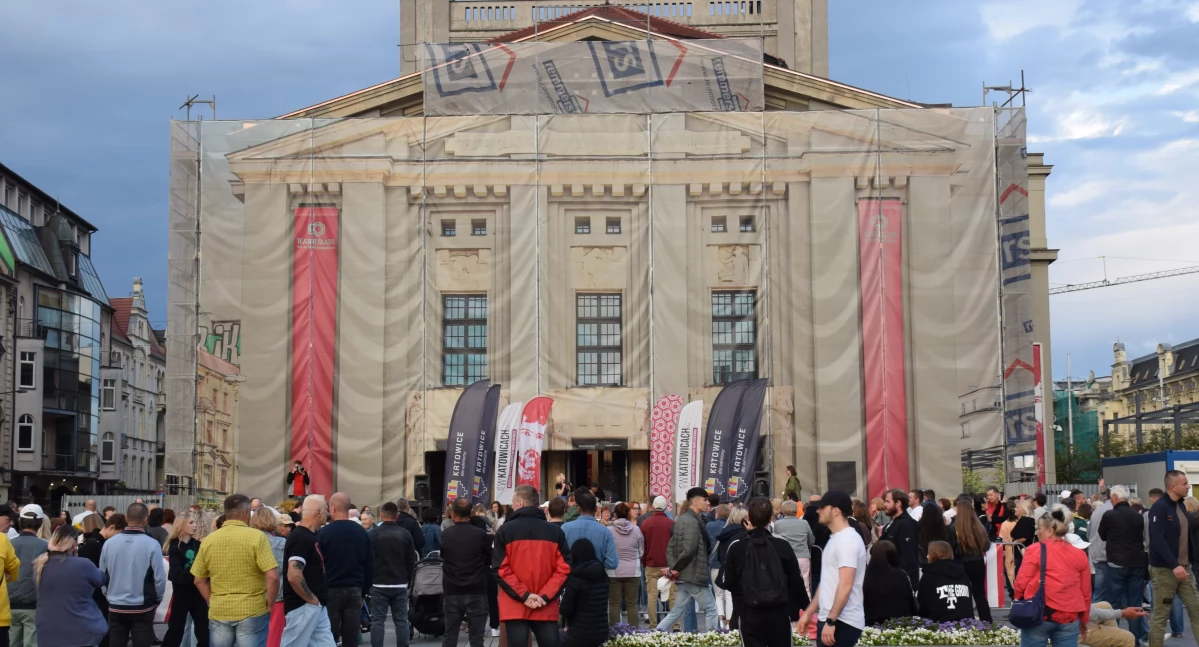 Dziś kolejna potańcówka przed Teatrem Śląskim. Tym razem w rytmie italo disco