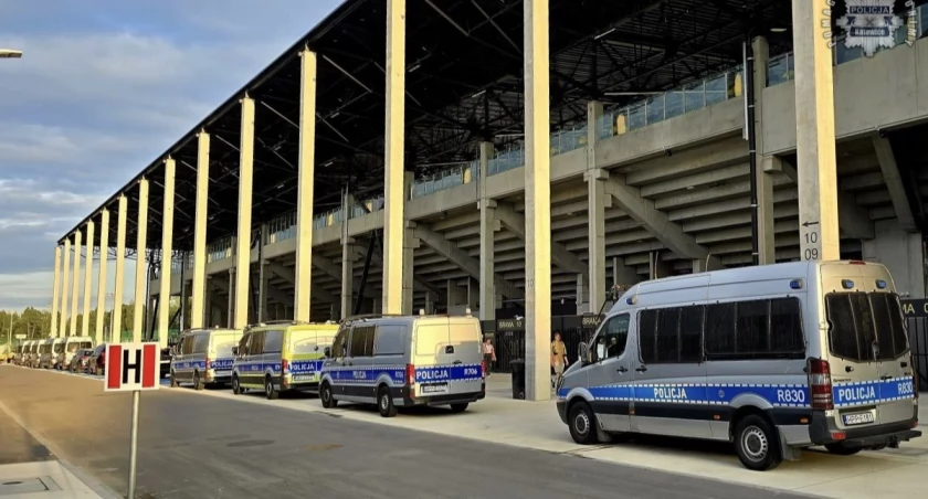 Ktoś rozpylił gaz podczas meczu GKS Katowice-Raków Częstochowa. Policja i klub wydali oświadczenie