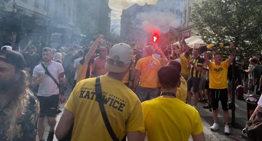 Patologia z przepalaniem milionów z budżetu miasta na GKS Katowice nie skończy się, dopóki radni nie przypomną sobie po co zostali wybrani [KOMENTARZ]