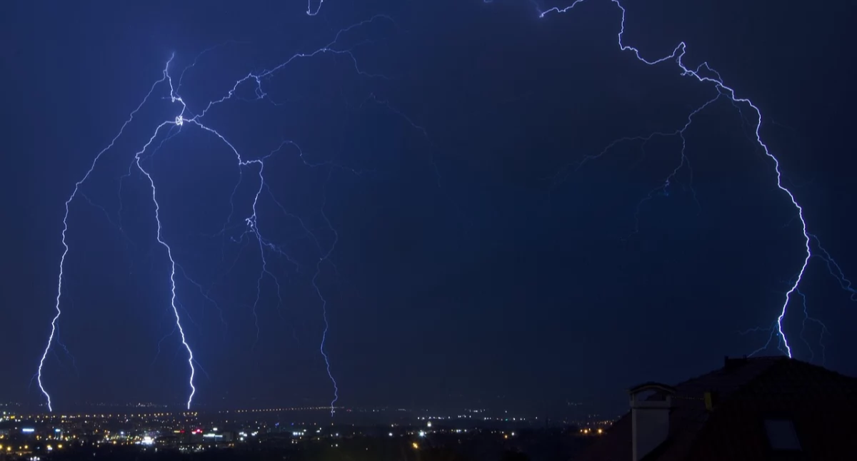 Jest ostrzeżenie przed burzami, ulewami i podtopieniami