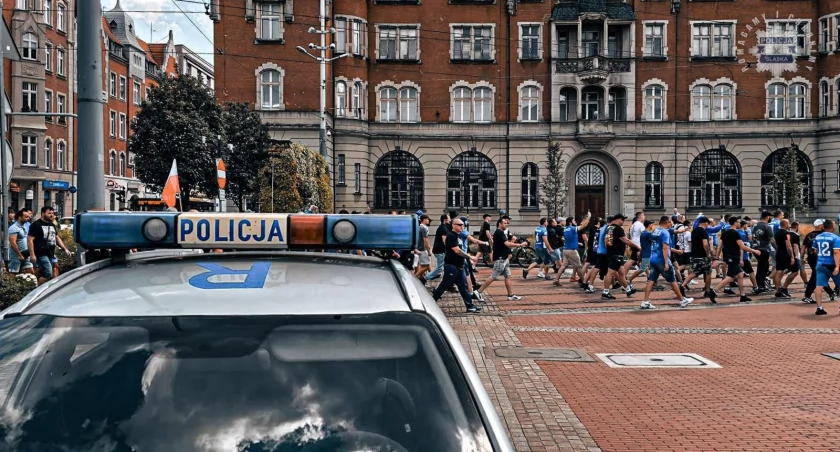 Rektorzy uczelni potępili antyimigrancką manifestację, gdy już było po fakcie. Prezydent Katowic poparł ich apel