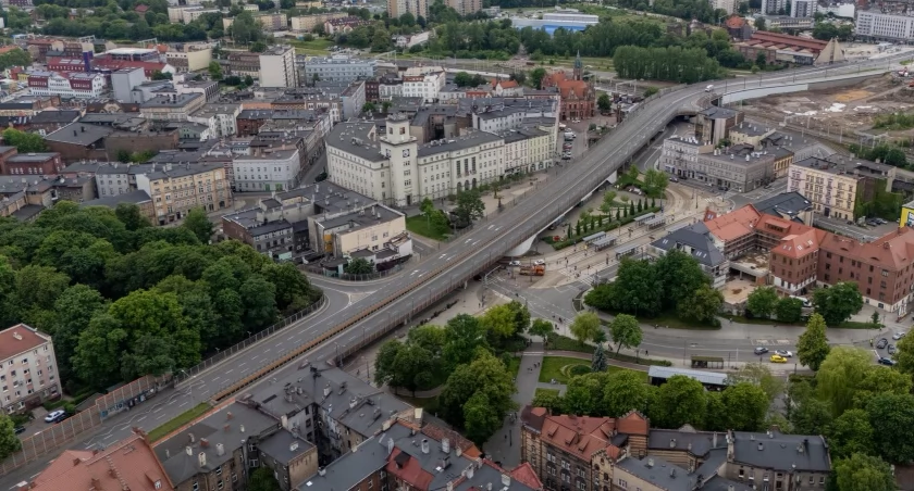 Estakada w Chorzowie zamknięta od dwóch miesięcy. Miasto wprowadza zmiany na kilku ulicach