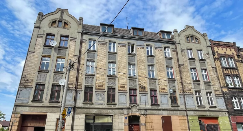 Miasto zabiera się za kompleksowy remont dwóch kamienic w Szopienicach