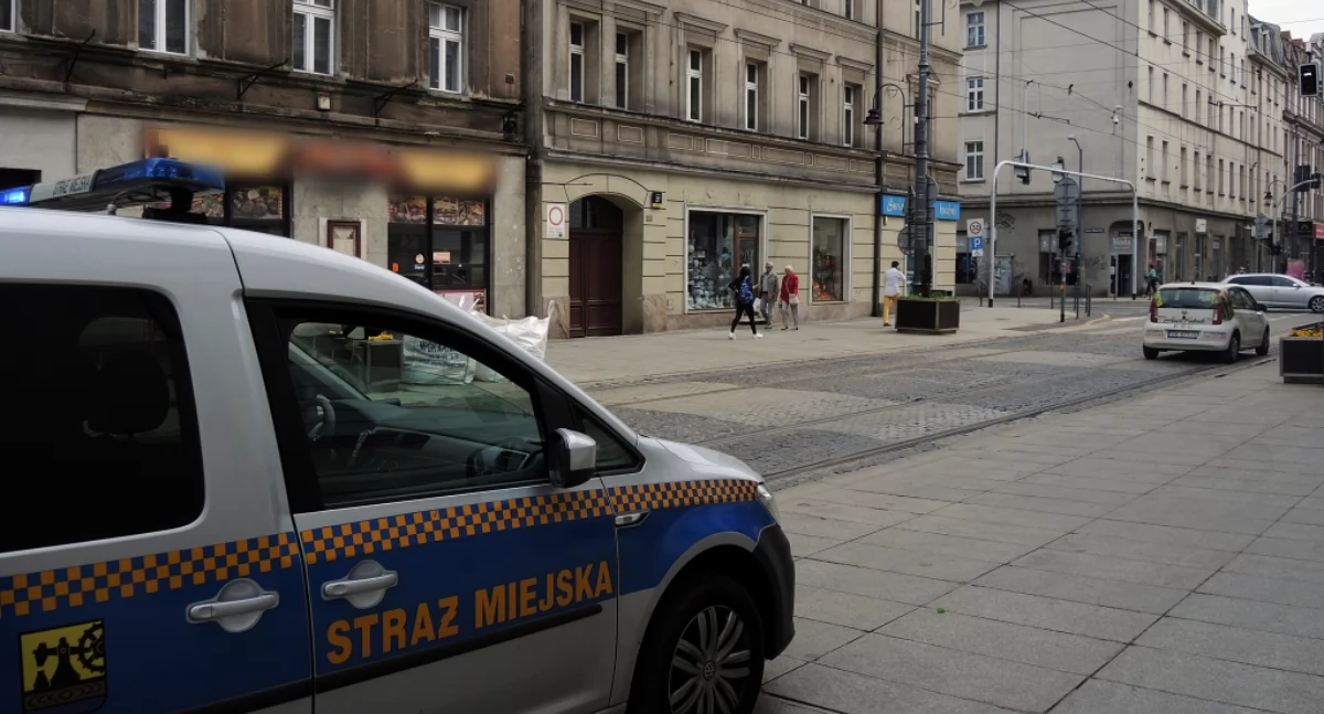 Chciał przejechać ul. 3 Maja. Nie miał prawa jazdy i prowadził po narkotykach