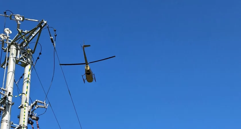 Helikopter nad Katowicami i okolicą. Loty zlecił Tauron
