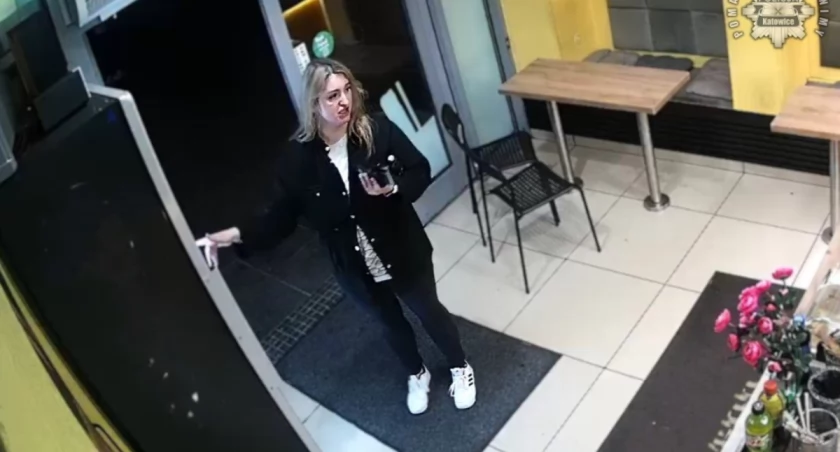 Kobieta płaciła cudzą kartą w kilku miejscach. Teraz szuka jej policja