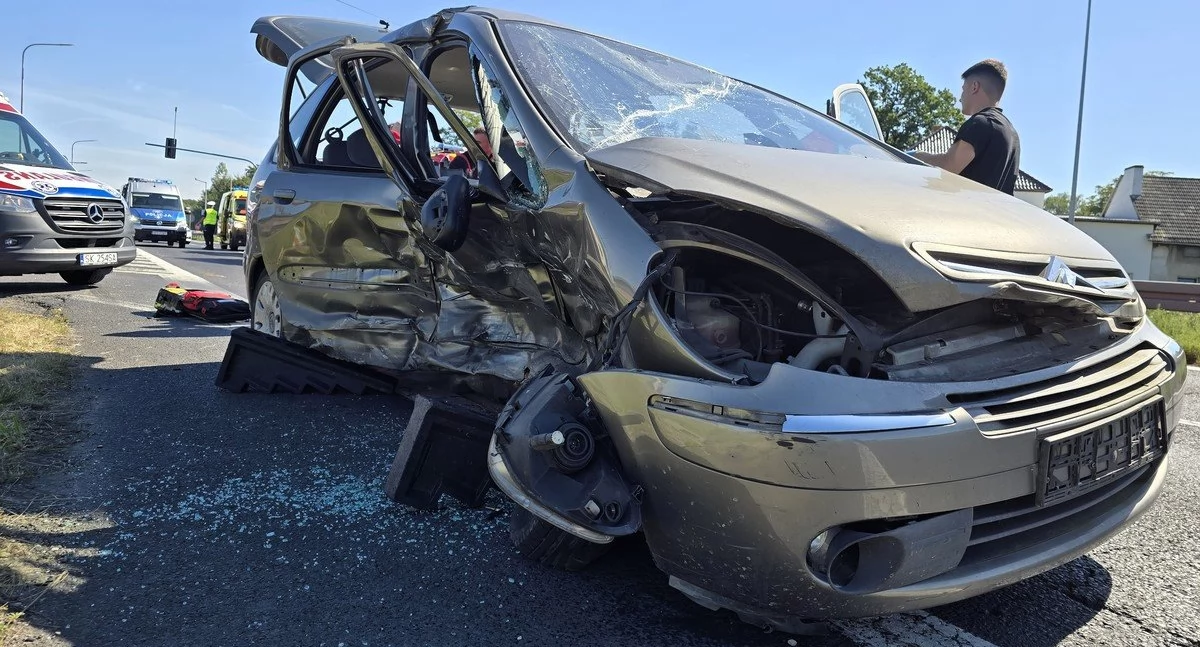 Tragiczny wypadek na DK1. Pasażerka zginęła na miejscu