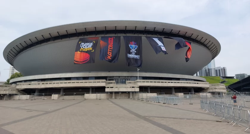 Dzień dobry Katowice. Przed Spodkiem powstaje strefa kibica