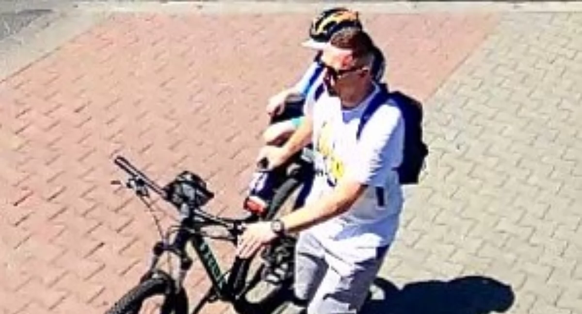 Zderzenie rowerzystów w Ochojcu. Policja szuka jednego z nich
