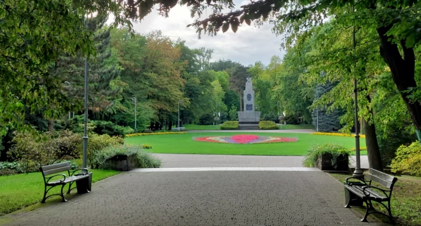 Dzień dobry Katowice. Dzisiaj odsłonięcie znacznika południka w Parku Kościuszki