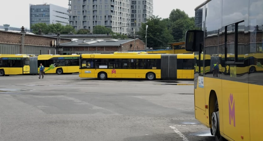 Przejazd Ikarusem, wejście do warsztatu i pokazy. PKM Katowice otwiera zajezdnię na jeden dzień